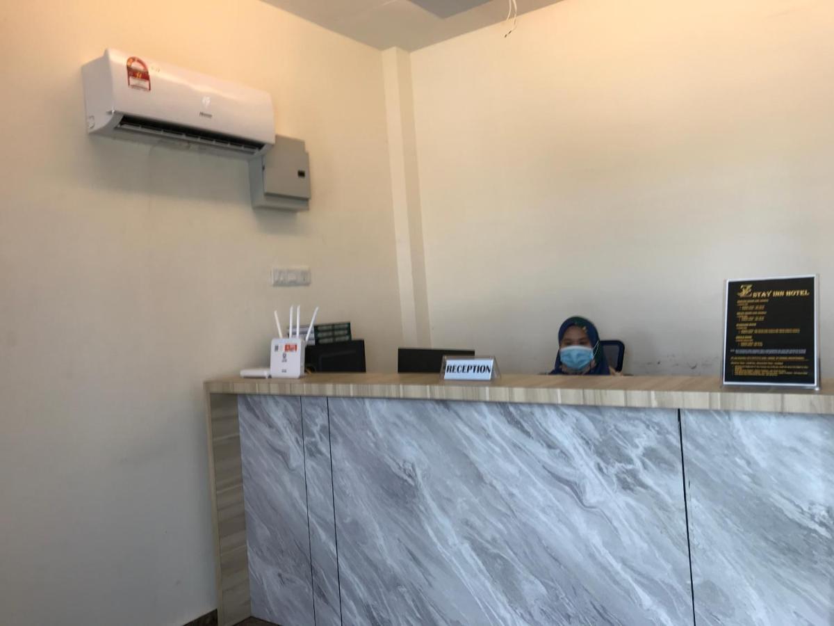 Oyo 90506 Z Stay Inn Hotel Simpang Renggam Exterior foto