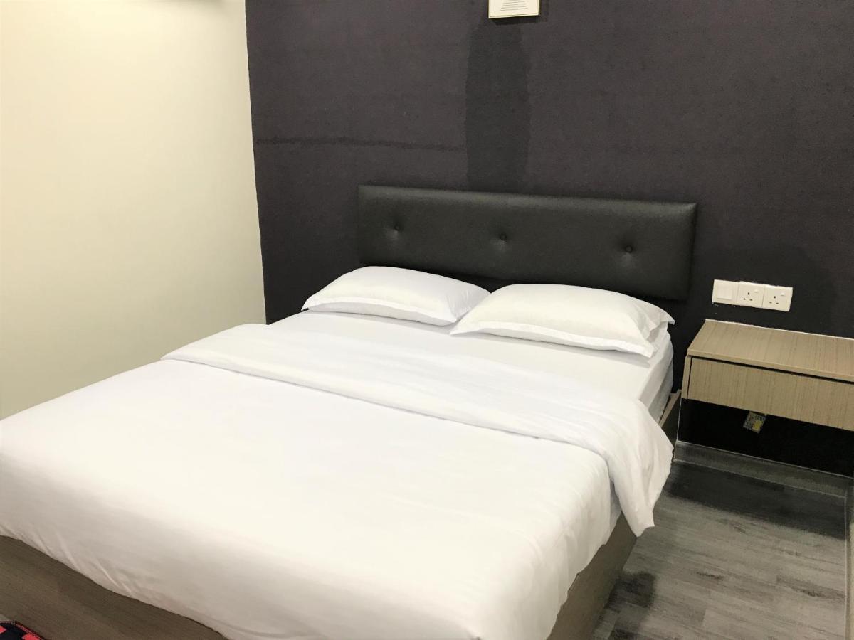 Oyo 90506 Z Stay Inn Hotel Simpang Renggam Exterior foto