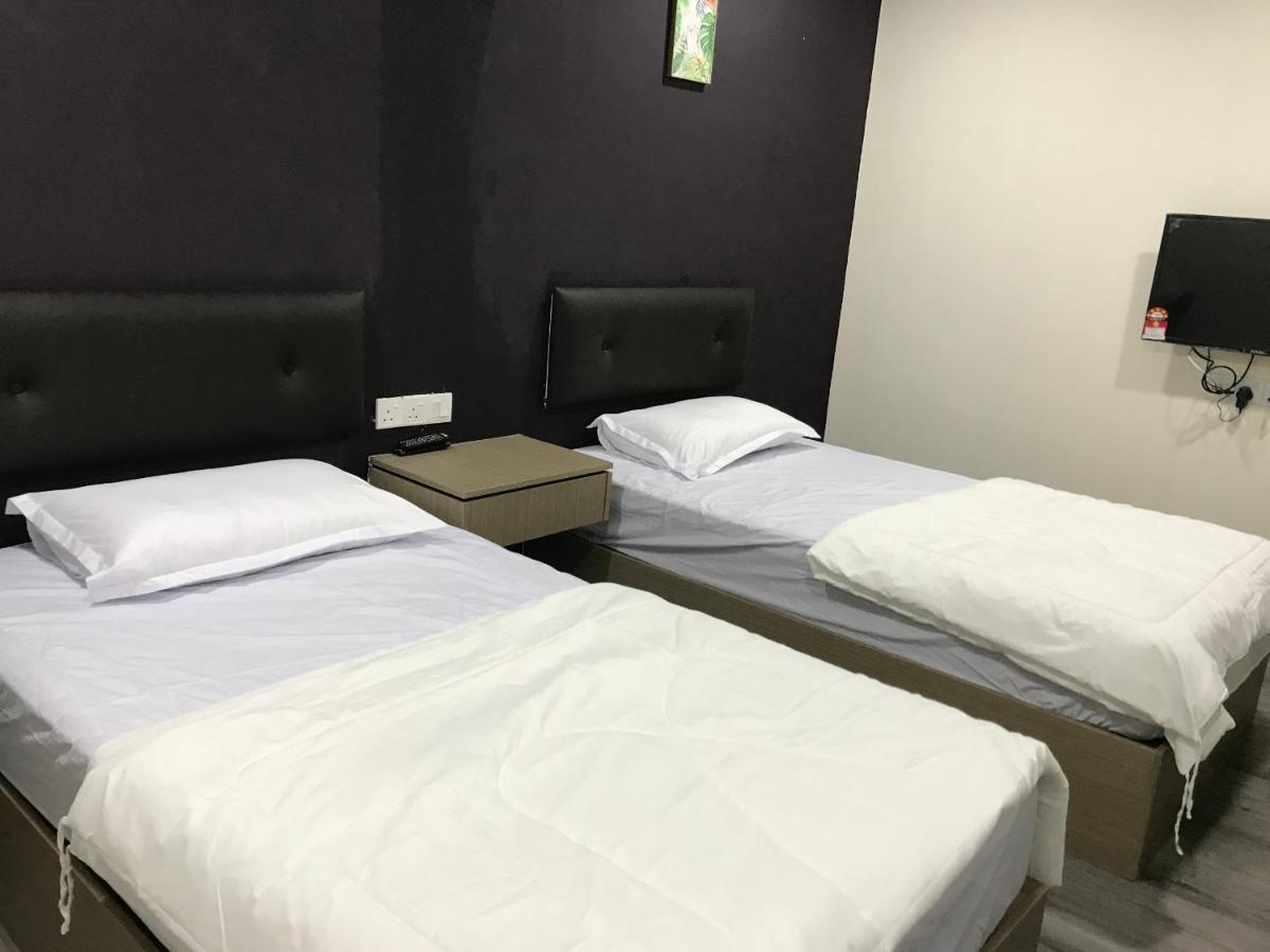 Oyo 90506 Z Stay Inn Hotel Simpang Renggam Exterior foto