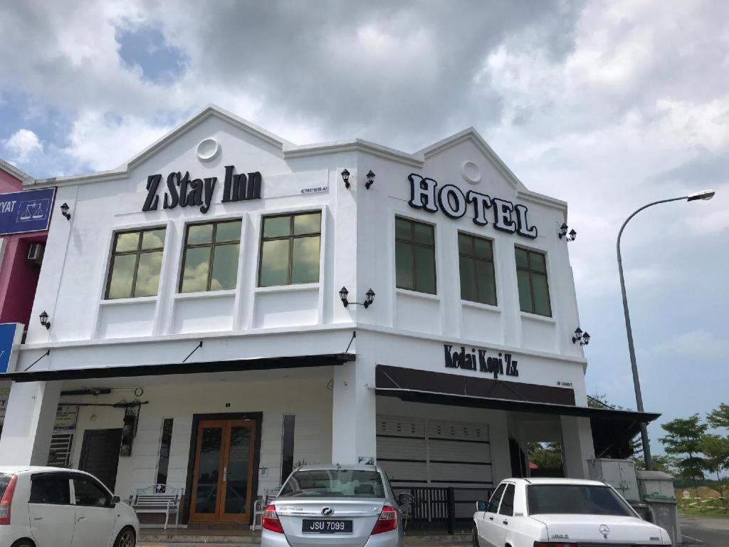 Oyo 90506 Z Stay Inn Hotel Simpang Renggam Exterior foto